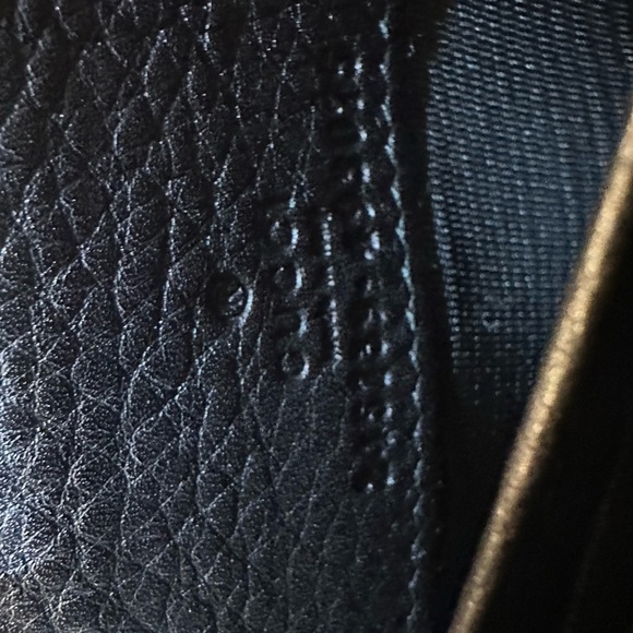 EUC Gucci Wallet with Box - Picture 13 of 16